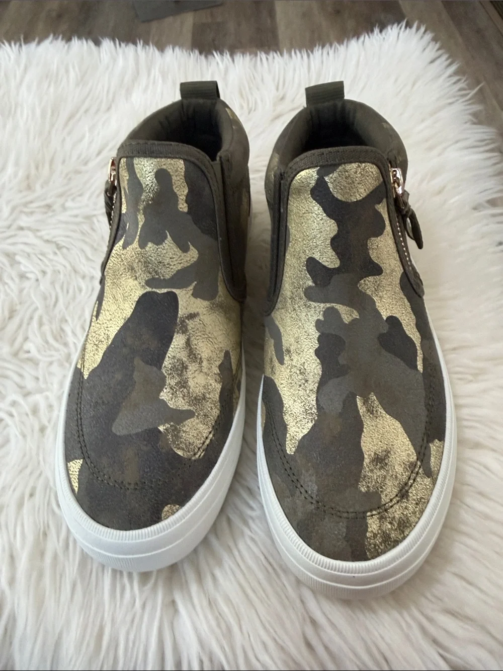 Sperry Camouflage Gold and Olive Slip-On Flats Size 7.5 NWOT